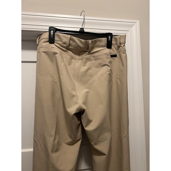 Greg Norman Men's Polyester Ultimate 5-Pocket Golf Pants Khaki Tan Size 38x29 - Picture 5 of 6